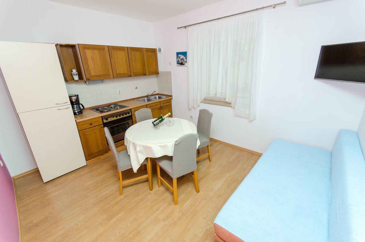 Apartments Mateo Baška Voda エクステリア 写真